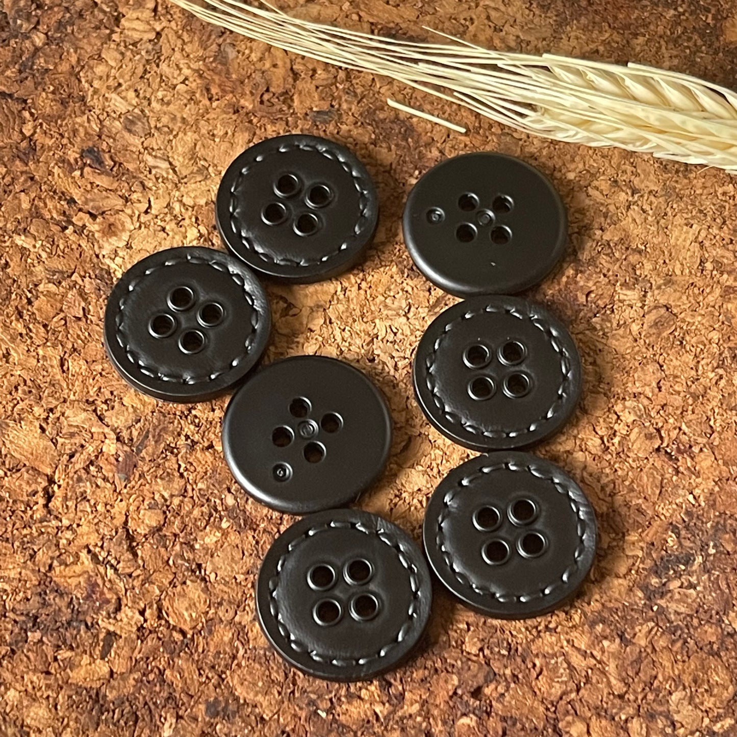 Bouton rond effet cuir noir 22mm