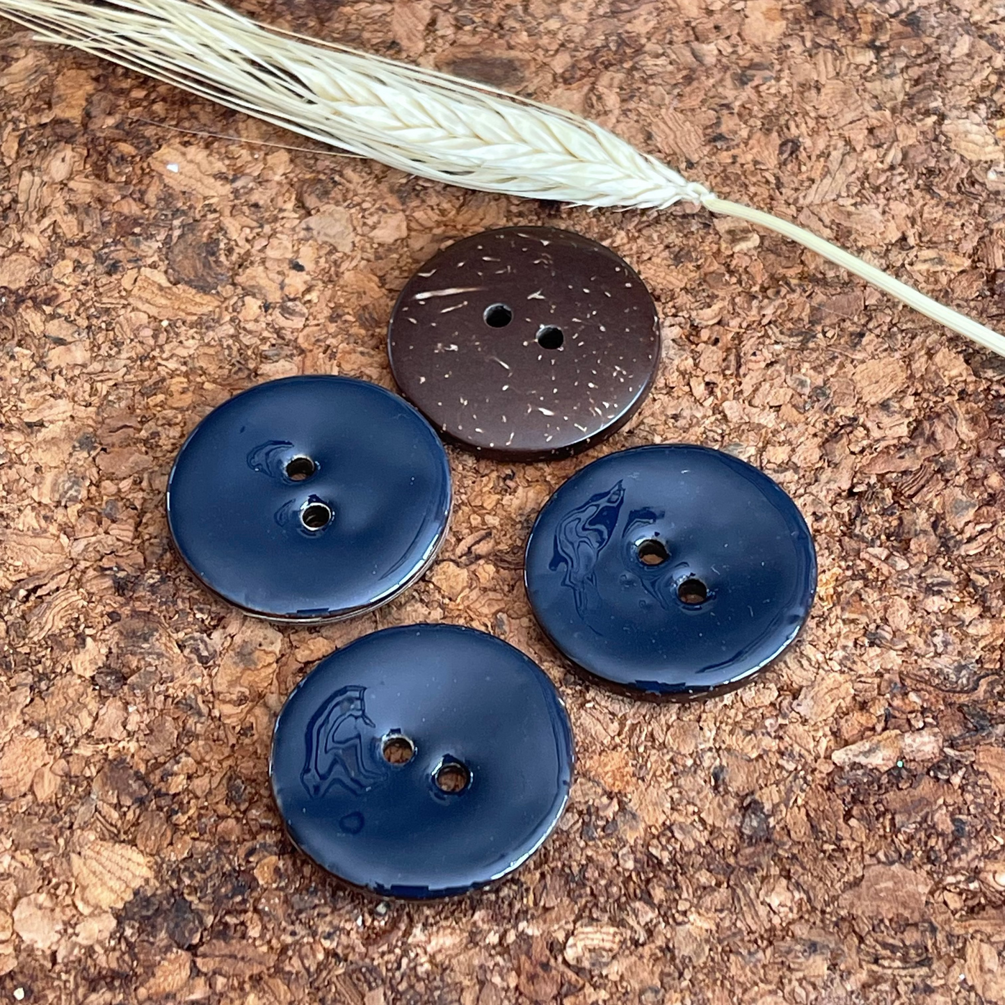 Bouton rond bleu marine coco brun 30mm 2 trous