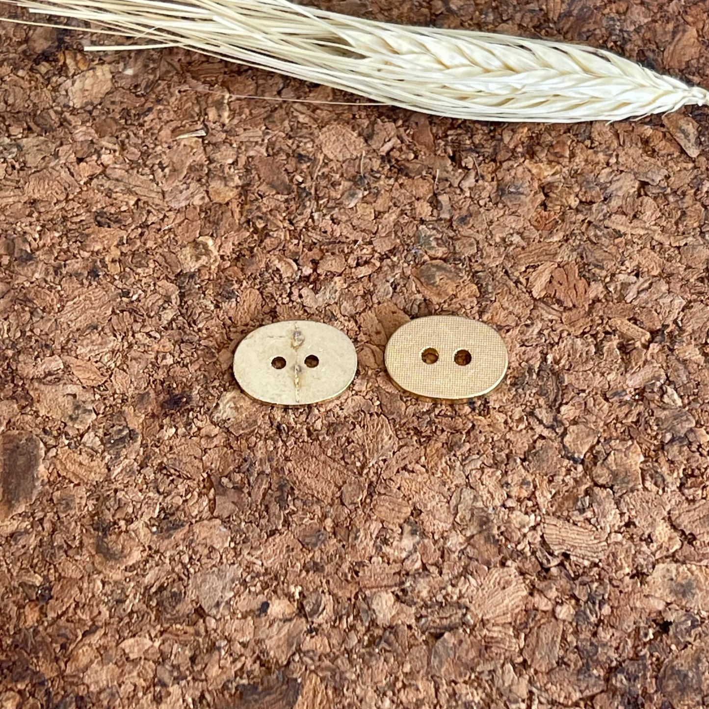 Bouton métal oval doré 15mm / 11mm