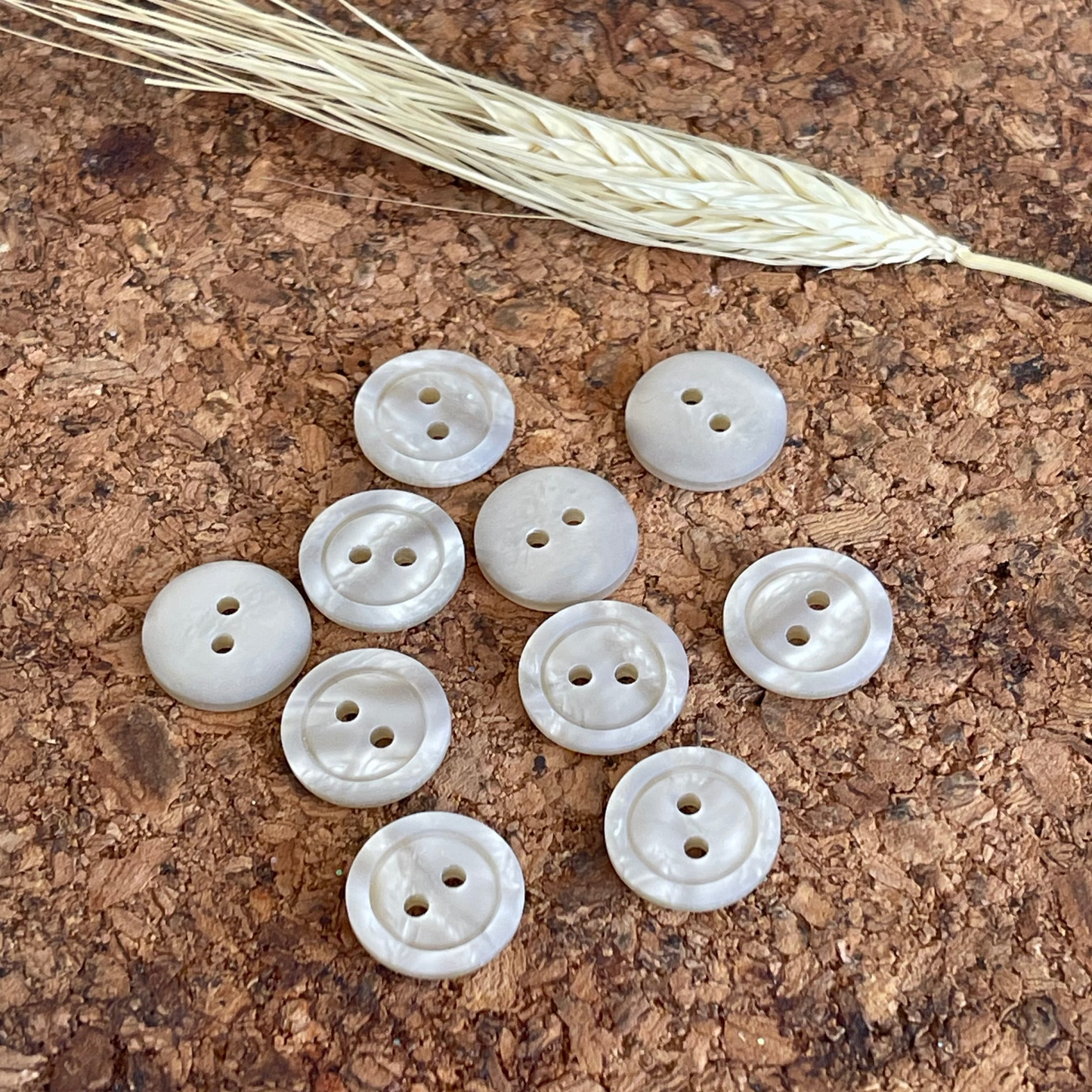 Bouton marbré sable pvc - 15 mm - 2 trous