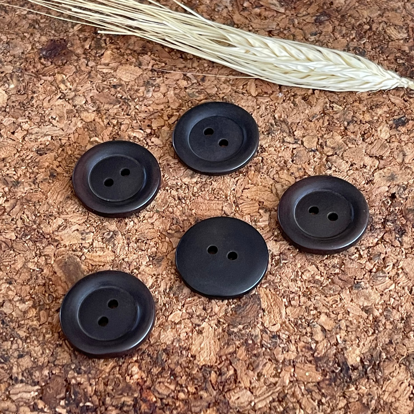 Bouton noir rond pvc - 20 mm - 2 trous