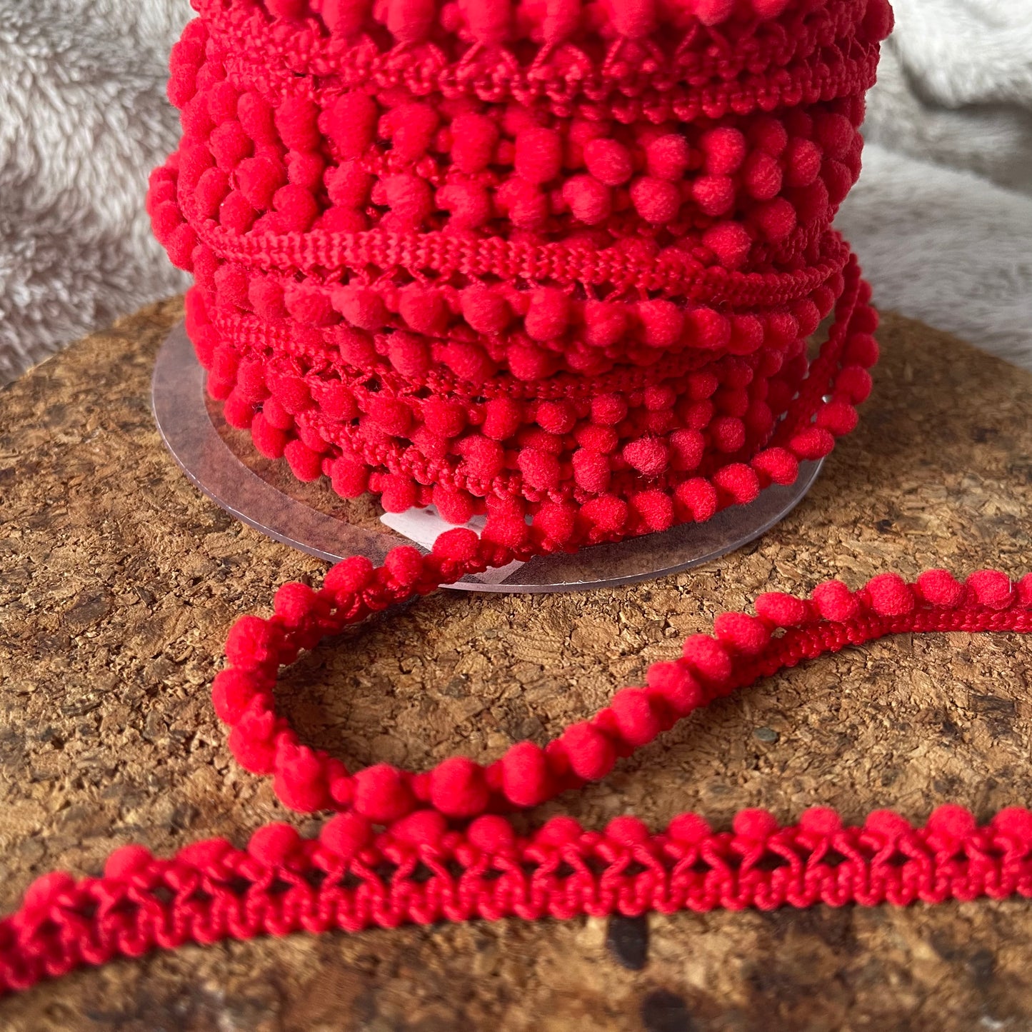 Galon mini pompons rouge vif 6mm