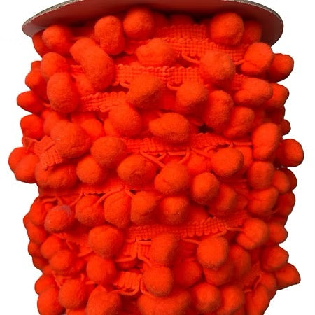 Galon à pompons rouge