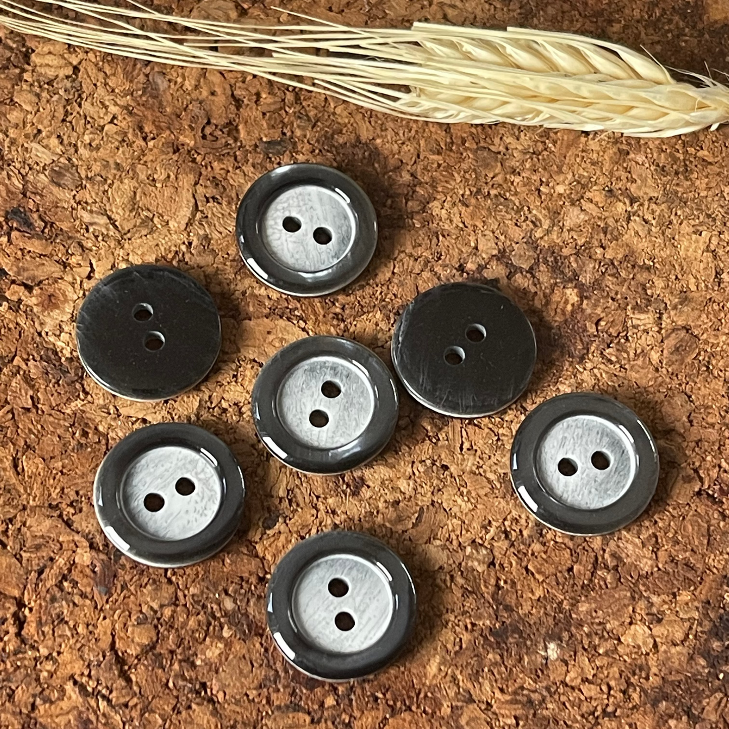 Bouton rond effet nacré gris 18mm