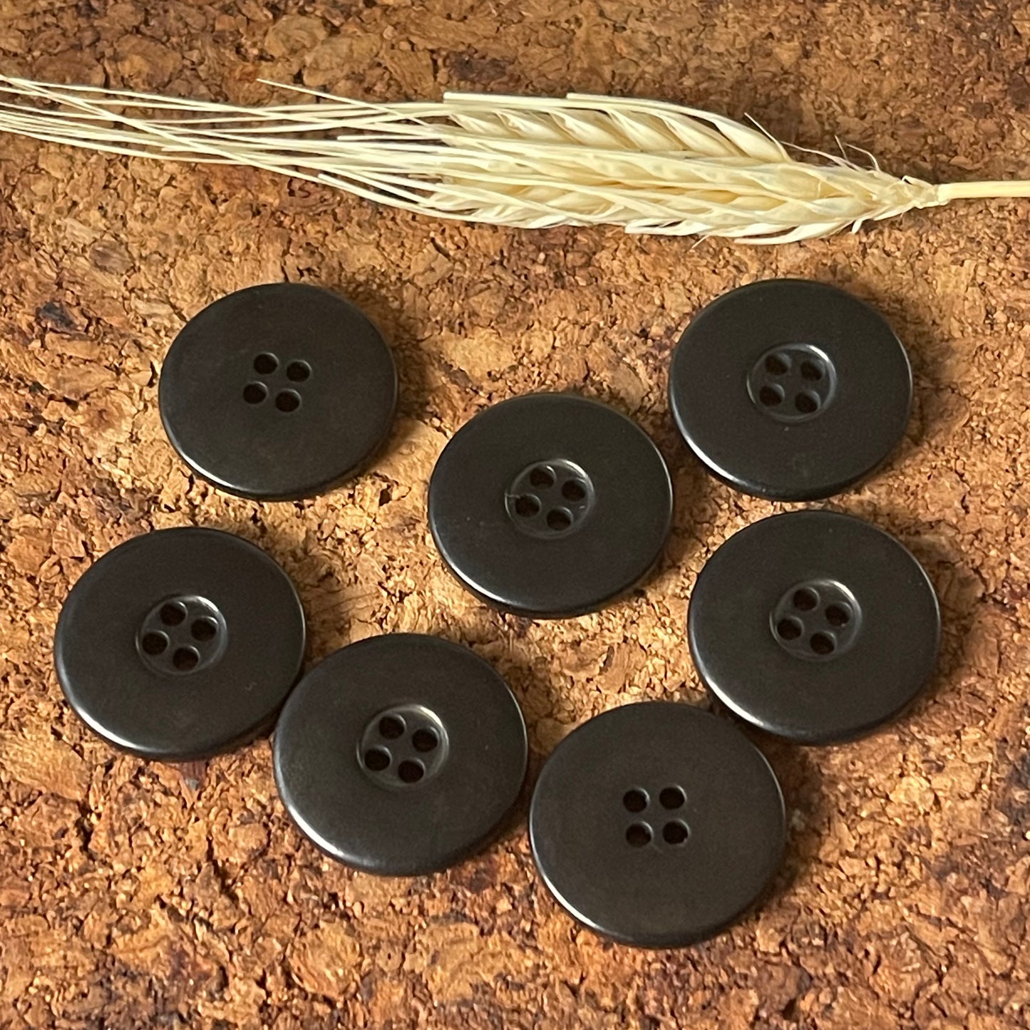 Bouton rond noir incurvé 22mm