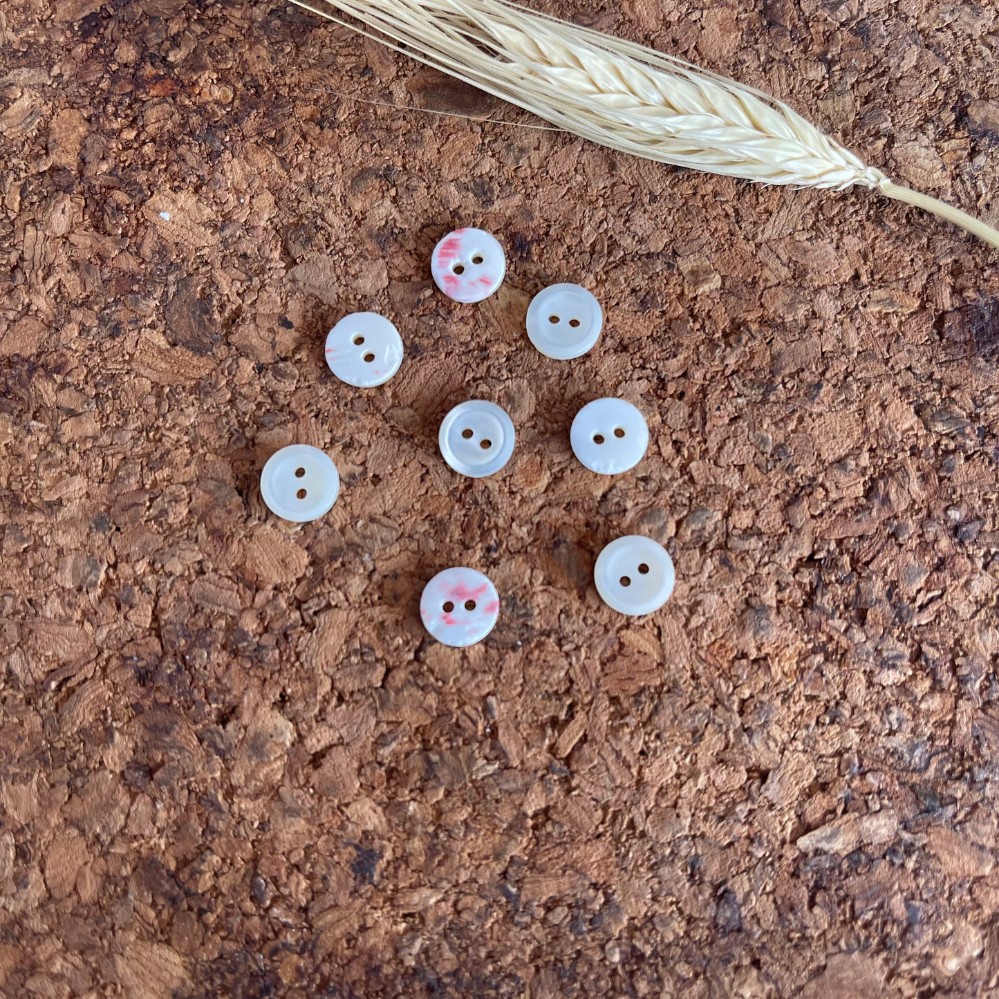 Bouton nacré 2 trous 9mm blanc