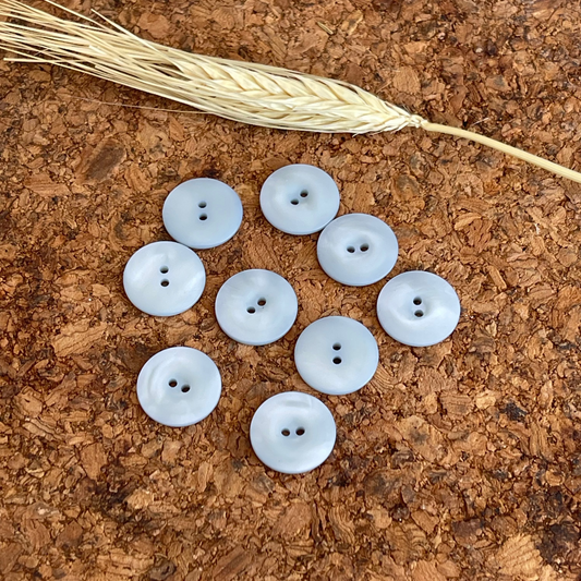 Bouton rond bleu clair nacré 15mm 2 trous