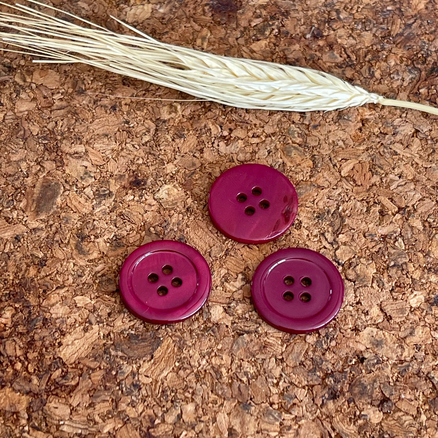 Bouton rond parme 20mm 4 trous