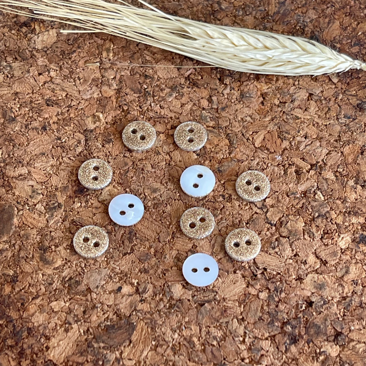 Bouton paillettes or 2 trous 9mm