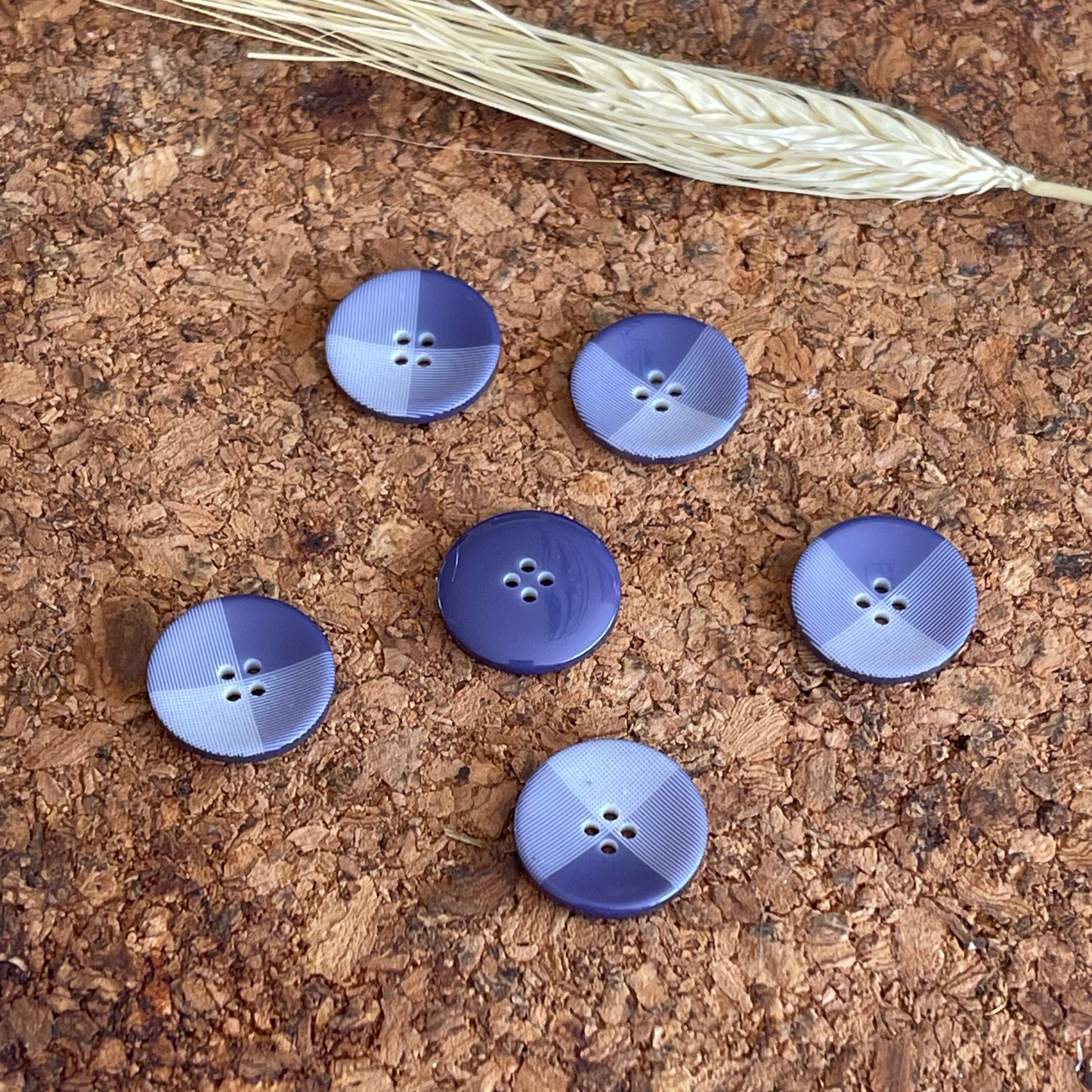 Bouton rond dégradé bleu PVC - 18 mm - 4 trous