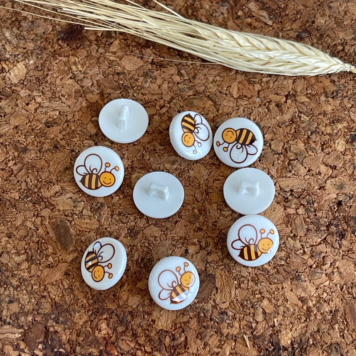 Bouton rond blanc pvc abeille - 14 mm