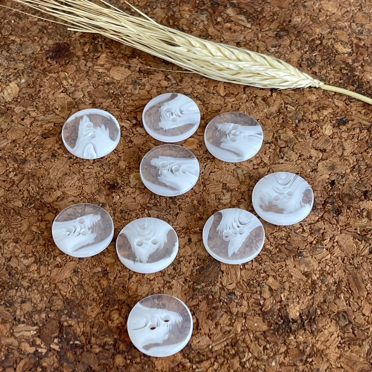 Bouton blanc marbré et transparent rond - 18 mm - 2 trous