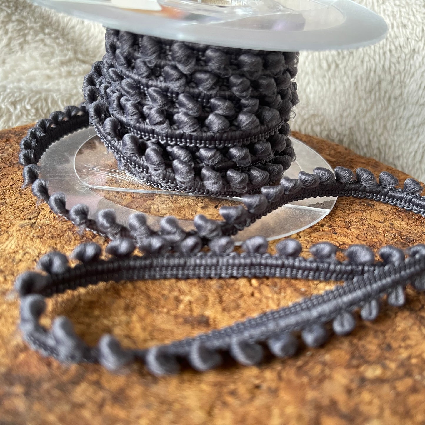 Galon mini pompons gris moyen 6mm