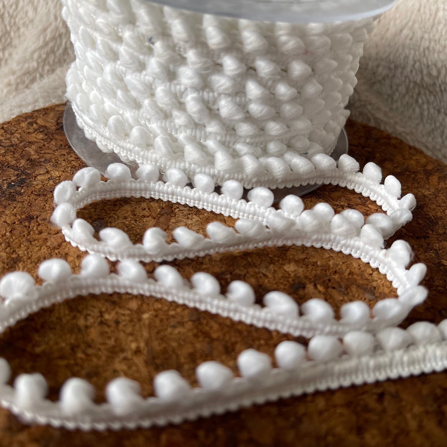 Galon mini pompons blanc 6mm