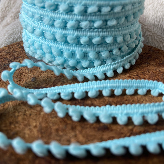 Galon mini pompons bleu clair 6mm